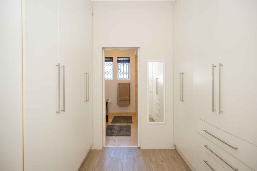 5 Bedroom Property for Sale in Walmer Eastern Cape